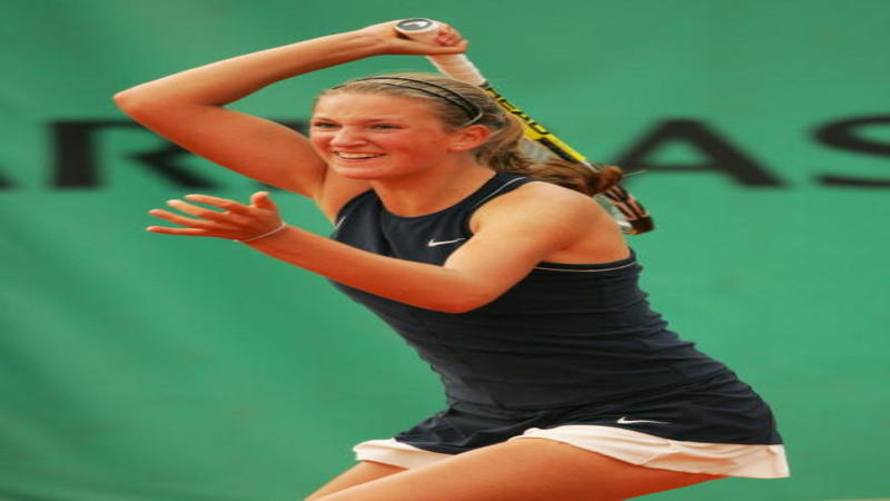 Azarenka Bundled Out In Paris