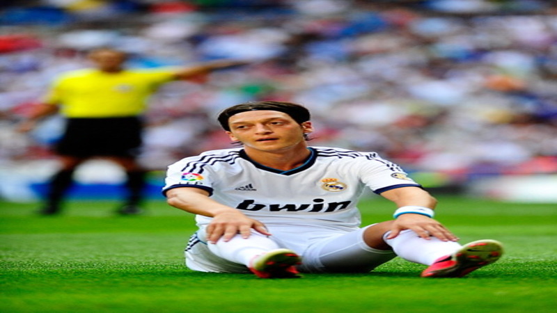 Real Held, Messi & Barca On Song
