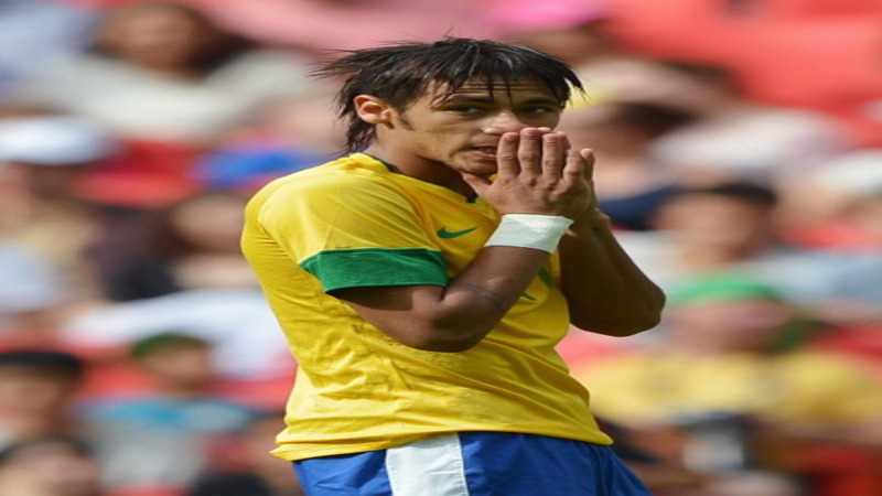 Robinho: Neymar Should Move To Spain