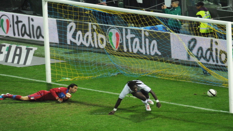 France edge out Italy 2-1 in friendly