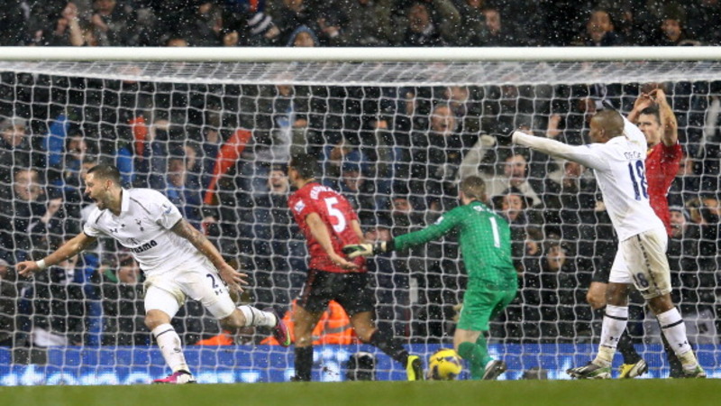 Late Dempsey goal helps Tottenham snatch a point