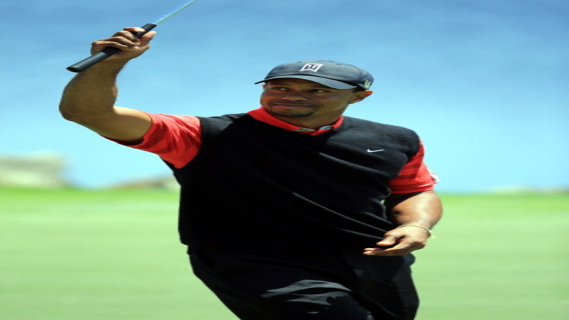Woods Returns To Golf Summit