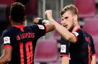 Chelsea Benefitting From Transfer Ban to Race Ahead of Rivals