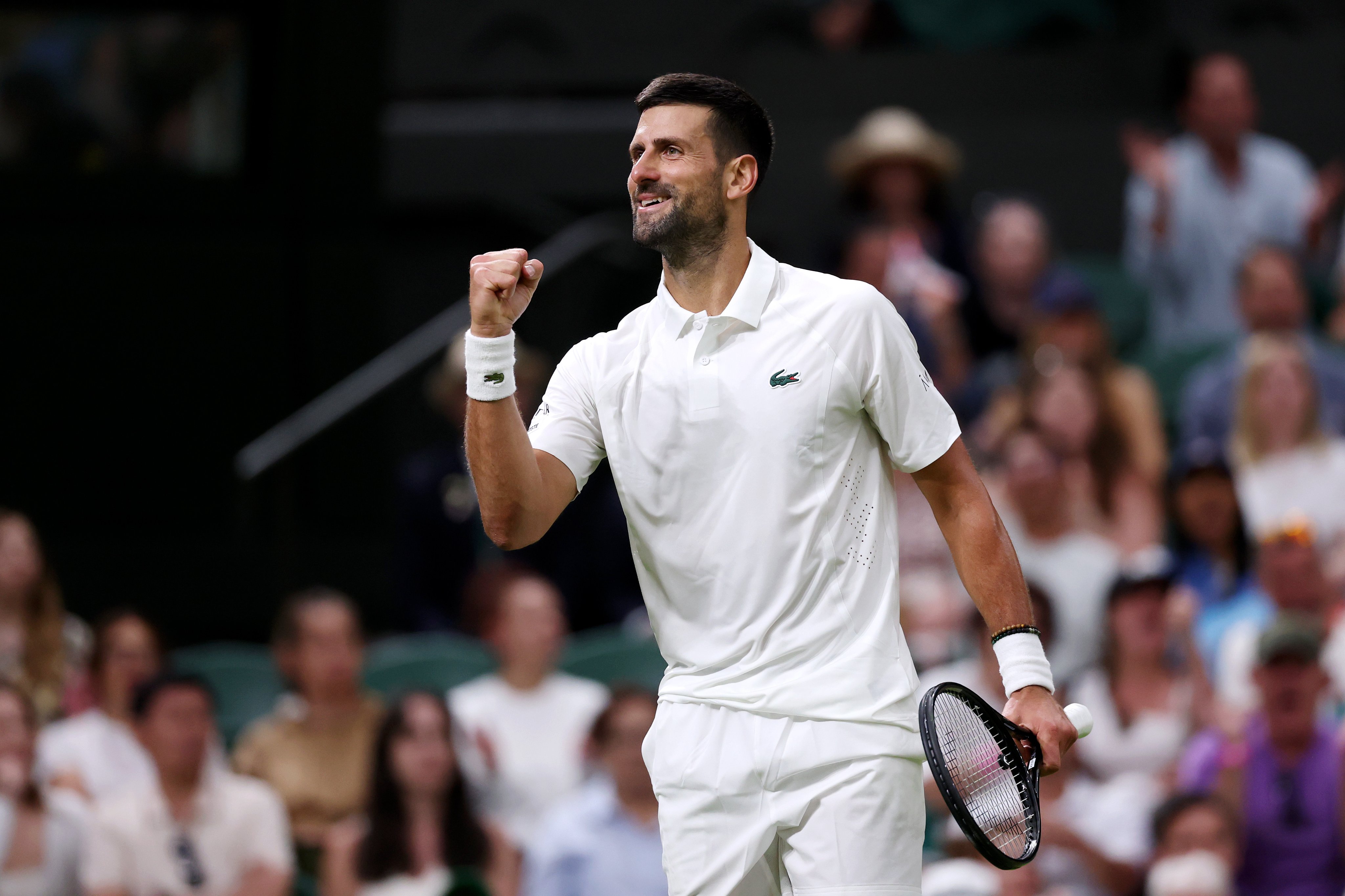 Djokovic Dismisses Tsitsipas to Secure Third-Round Spot at Wimbledon