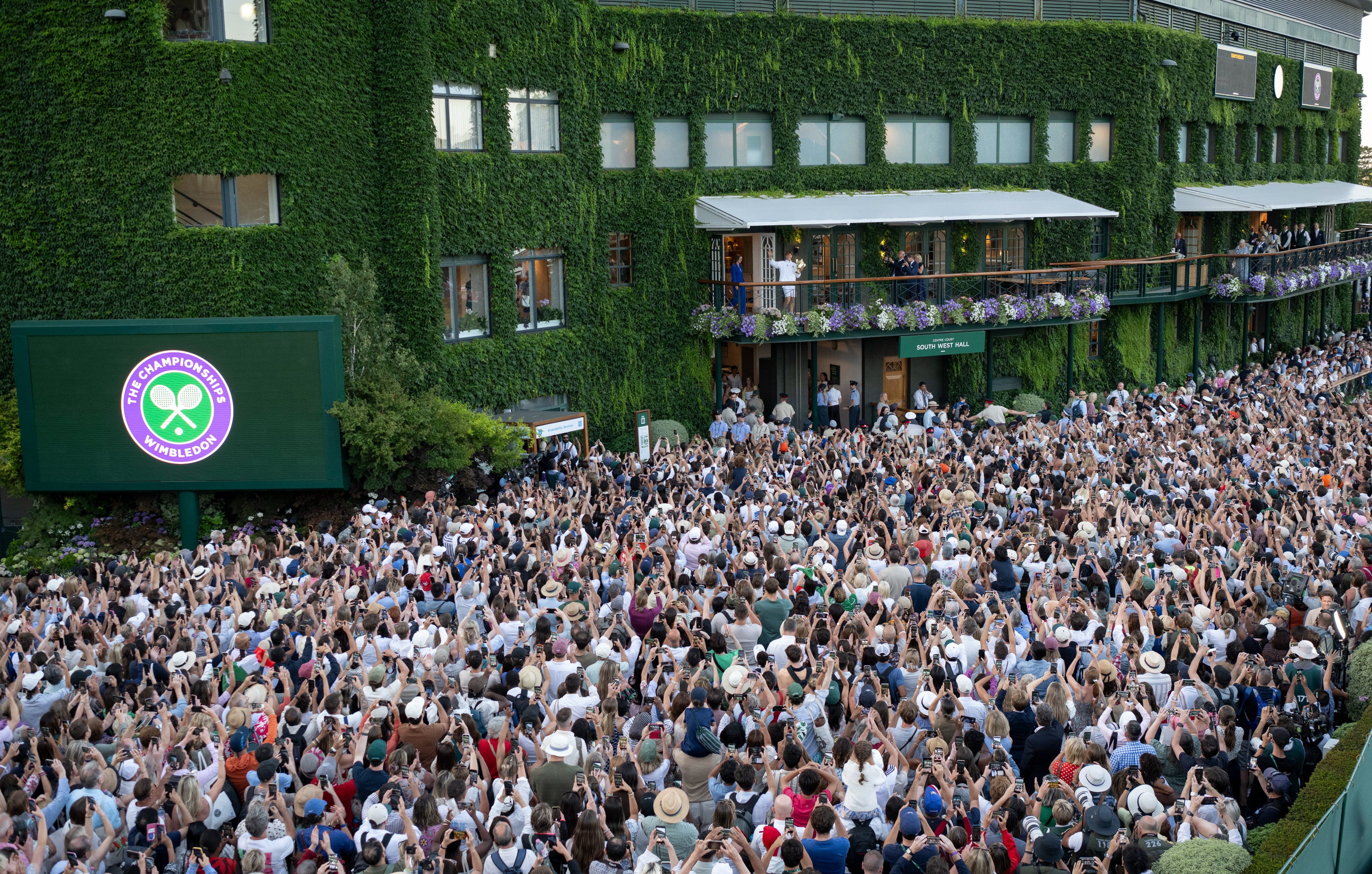 Jannik Sinner Retains the Wimbledon Crown